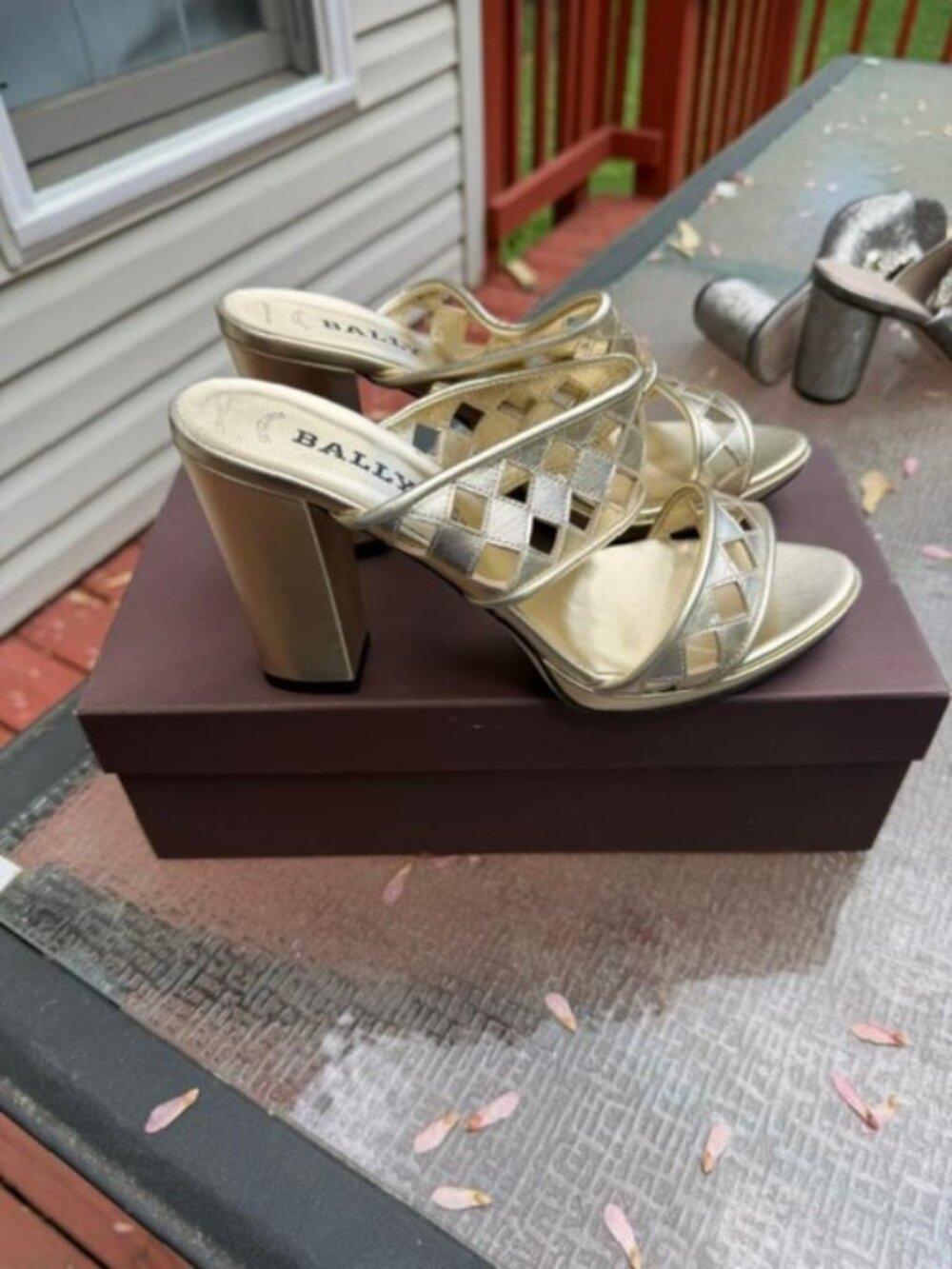 NIB Bally Loysta Platinum Sandals, Size Euro 40/US 9.5, Made in Italy